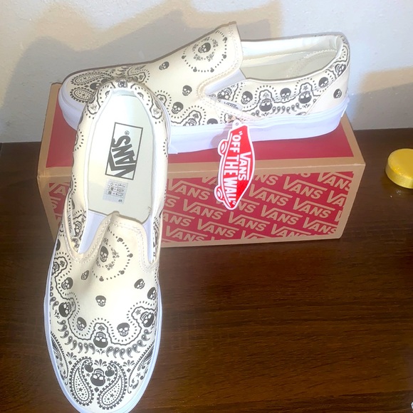 BNIB Sz 9 men Bandanna White Slip On Vans - Picture 4 of 4